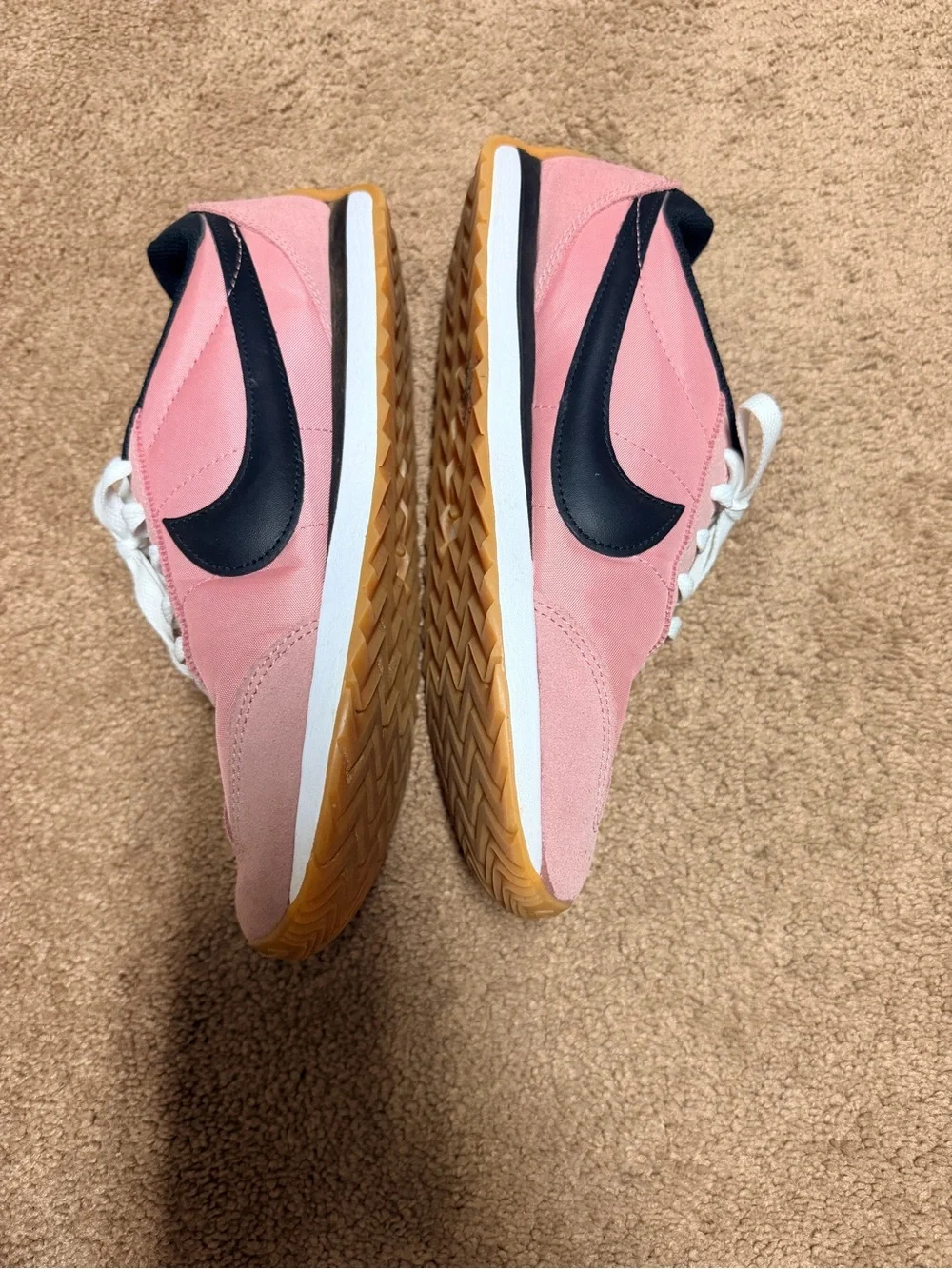 Nike Women’s Pacific Low Top sneakers